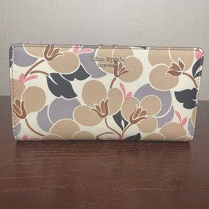 NWT Kate Spade Bifold wallet